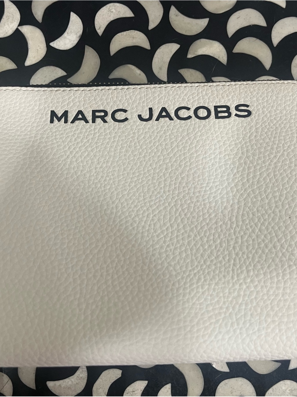 Marc Jacobs White and Black Pebbled Leather Crossbody - Picture 2 of 3